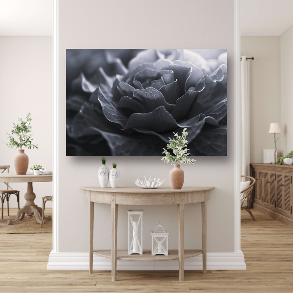 Monochrome close-up van een bloem in detail poster