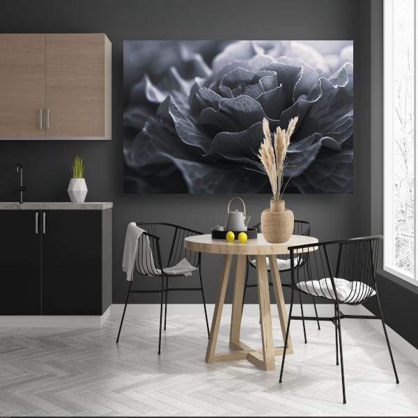 Monochrome close-up van een bloem in detail poster