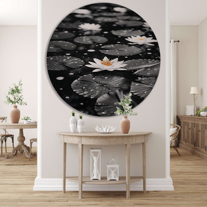 Zwart-wit foto van waterlelies op water aluminium muurcirkel