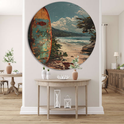 Verlaten surfplank op tropisch strand aluminium muurcirkel