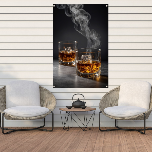 Elegante whiskeyglazen met rook op zwarte achtergrond tuinposter