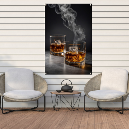 Elegante whiskeyglazen met rook op zwarte achtergrond tuinposter