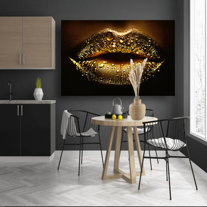 Gouden Glitters en Druppels op Donkere Lippen poster