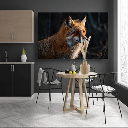 Prachtige vos in het donkere bos canvas met baklijst