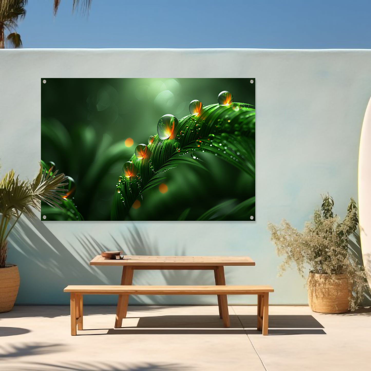 Dauwdruppels glinsterend op weelderige bladeren tuinposter