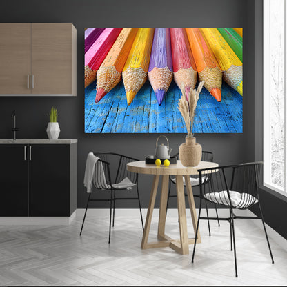 Kleurpotloden op houten achtergrond canvas