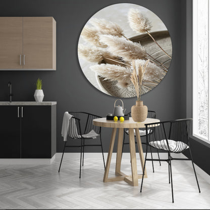Minimalistische droogbloemen op schaal aluminium muurcirkel