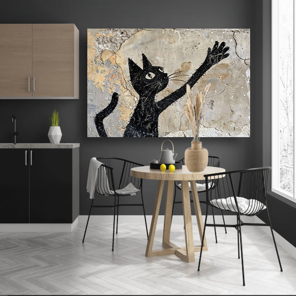 Zwarte kat op verweerde muur reikend omhoog acrylglas