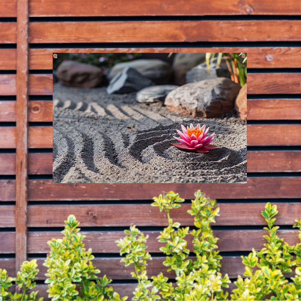 Zen Lotus in Zandtuin tuinposter