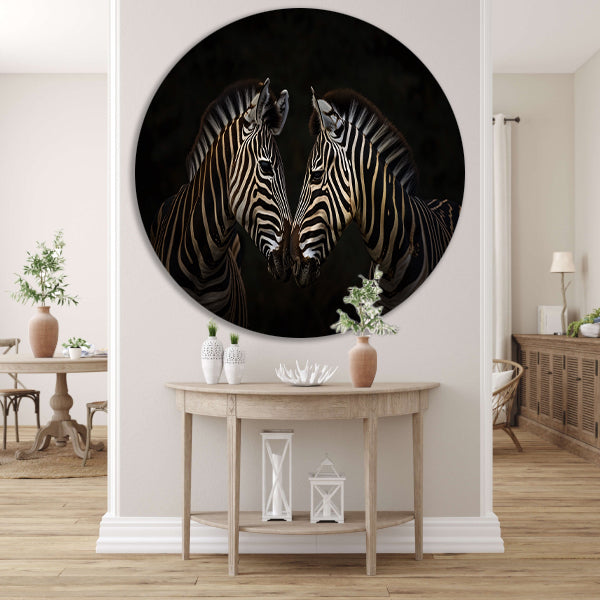 Twee zebras in een donkere omgeving aluminium muurcirkel