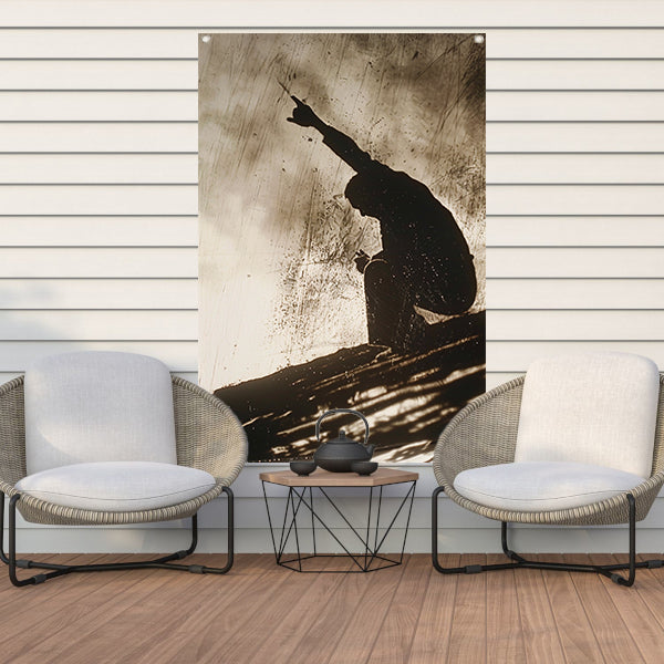 Schaduw van een persoon met opgeheven vingers tuinposter
