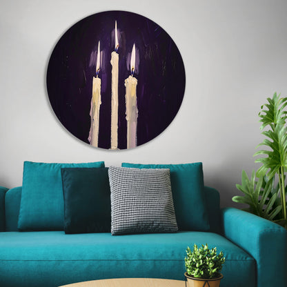 Abstract surrealistisch schilderij van drie kaarsen aluminium muurcirkel