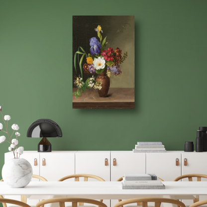 Vaas in Griekse stijl met iris, zuring en kamperfoelie - Hermania Neergaard canvas met baklijst