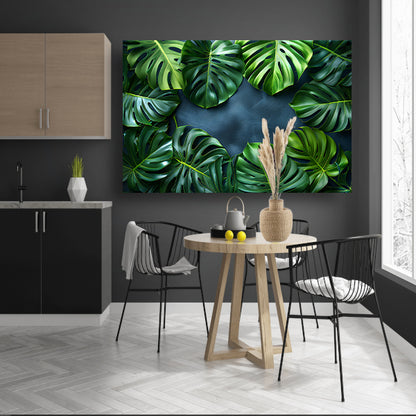 Monstera Bladeren op Blauwe Achtergrond poster