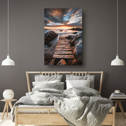 Houten Steiger Tegen Dramatische Zonsonderganghemel poster