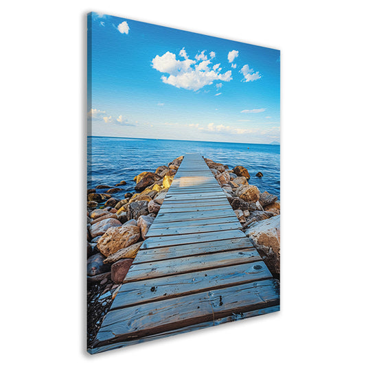 Houten steiger leidt naar serene blauwe zee canvas