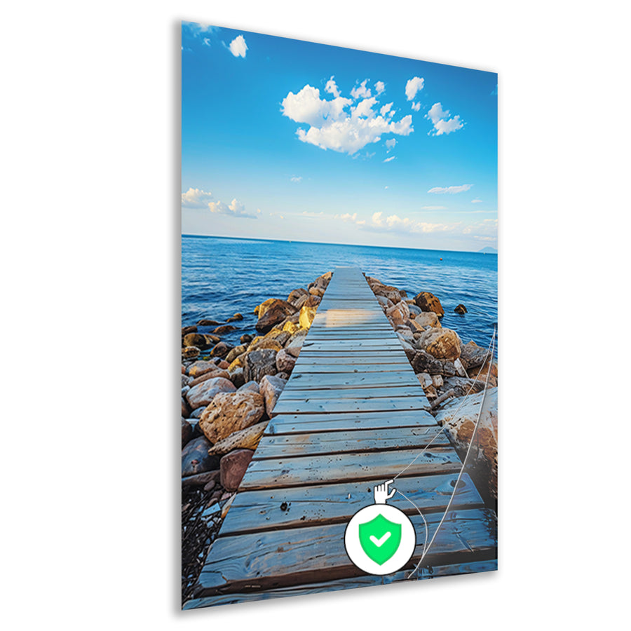 Houten steiger leidt naar serene blauwe zee poster