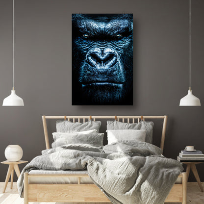 Gorilla met een intense blauwe blik canvas met baklijst
