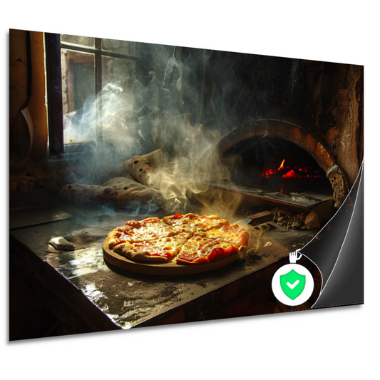 Huisgemaakte pizza in traditionele oven poster