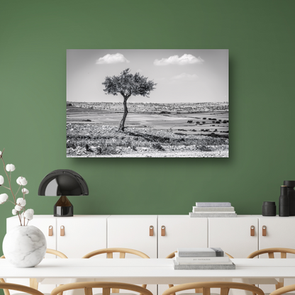 Eenzame boom op het platteland poster