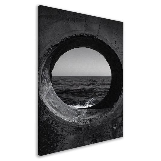 Monochroom zeegezicht door betonnen raam canvas