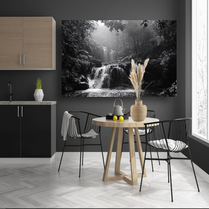 Klassieke Zwart-Wit Waterval canvas met baklijst