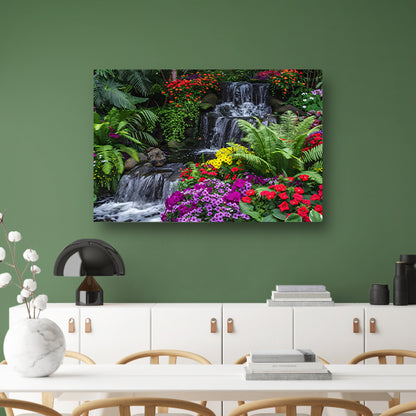 Kleurrijke tuin met waterval en diverse bloemen poster