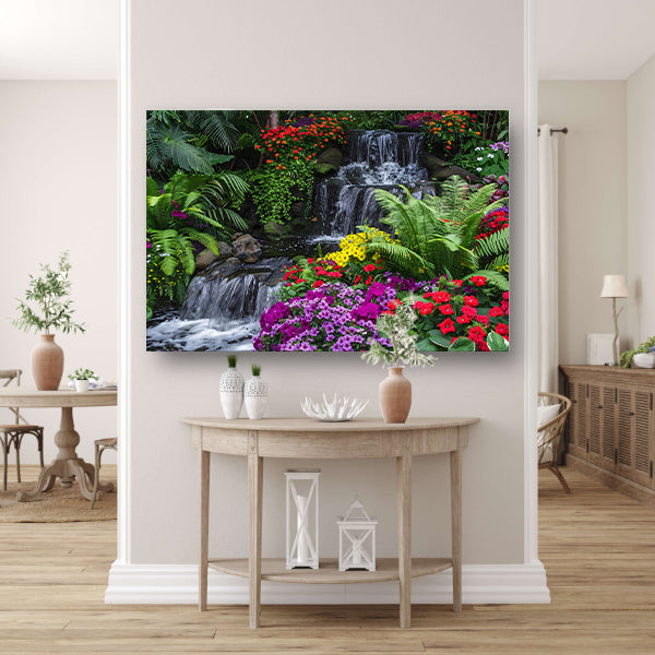 Kleurrijke tuin met waterval en diverse bloemen poster