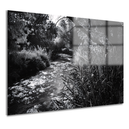 Stromend water langs de oevers acrylglas