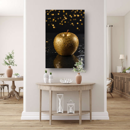 Gouden appel op natte zwarte ondergrond canvas