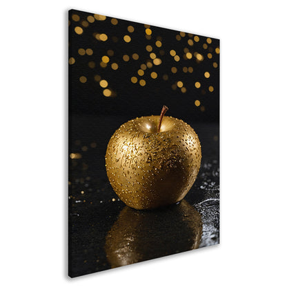 Gouden appel op natte zwarte ondergrond canvas