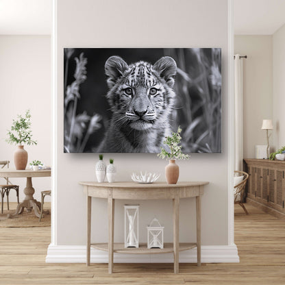 Zwart-wit foto van een jonge welp poster