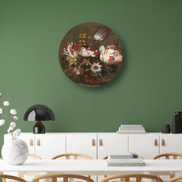 Tulpen en andere bloemen in een glazen vaas - Hans Bollongier aluminium muurcirkel
