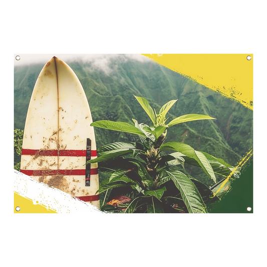 Surfplank en tropische plant met bergzicht tuinposter