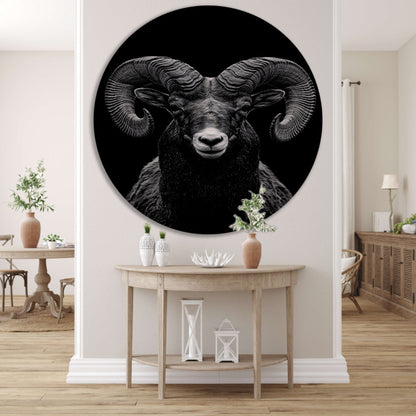 Indrukwekkend zwart-wit portret van een majestueuze ram aluminium muurcirkel