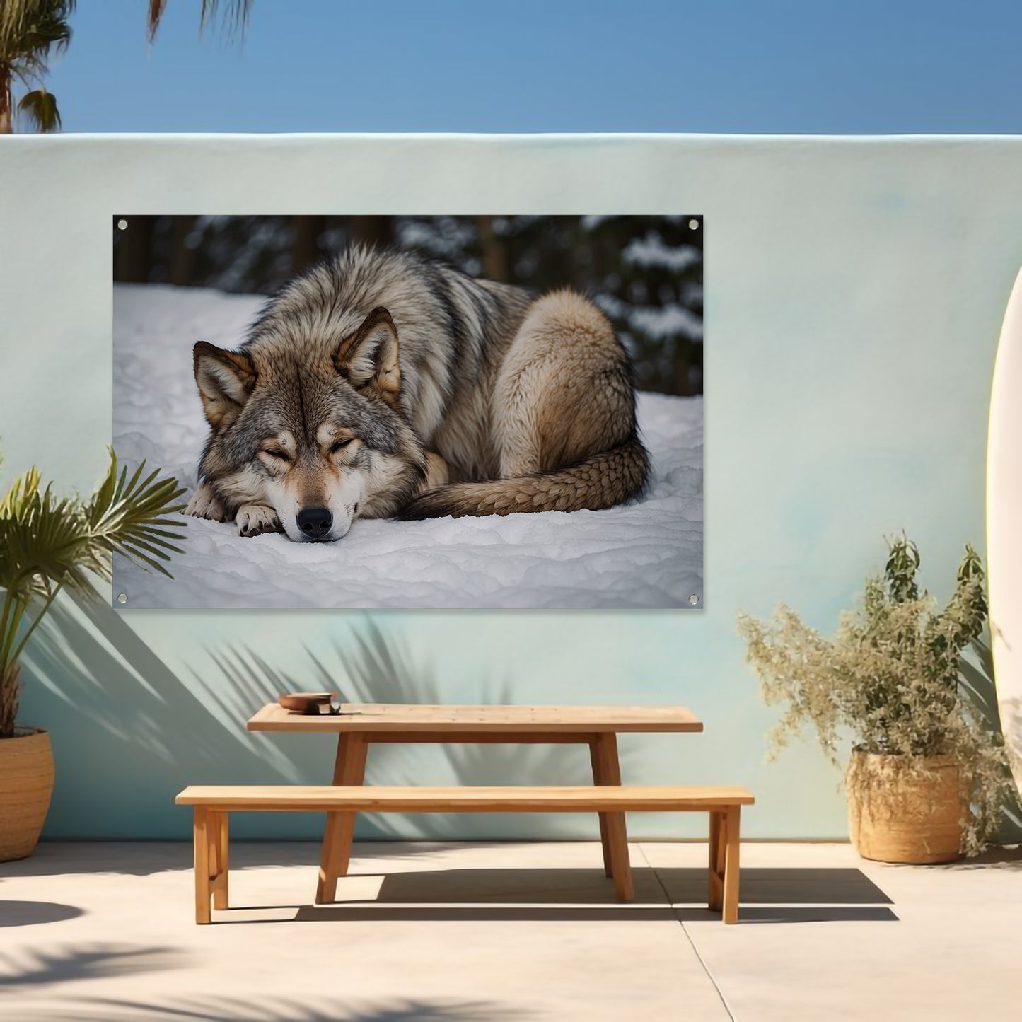 Slapende wolf in winterlandschap tuinposter