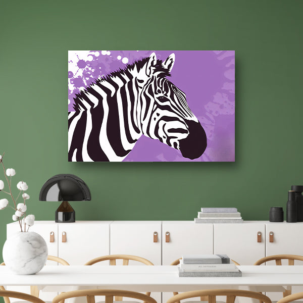 Zebra op een paarse abstracte achtergrond poster