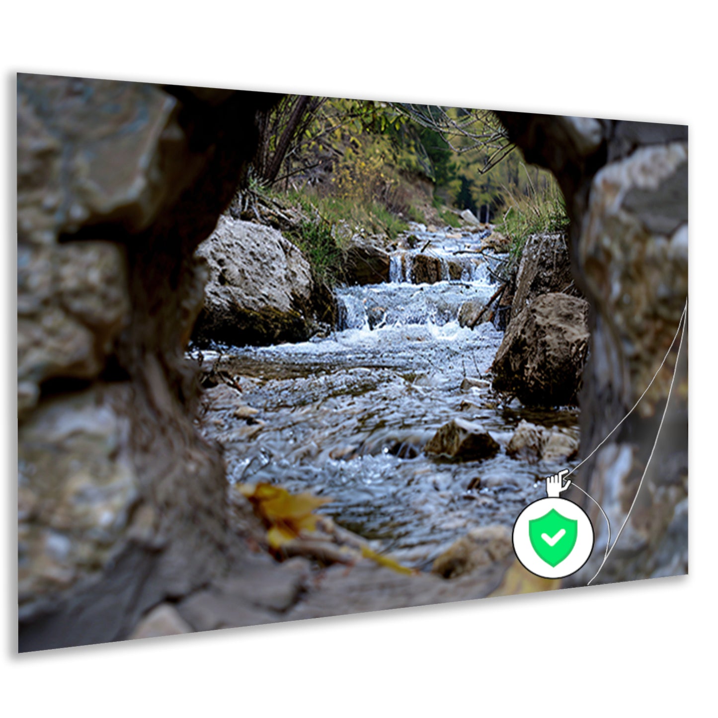 Rivier door Stenen Raam in Natuur poster