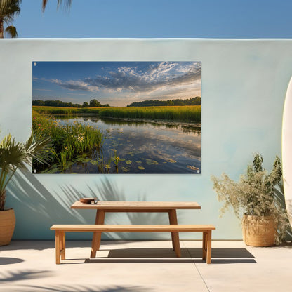 Schilderachtig zomerlandschap met bloemen en water tuinposter