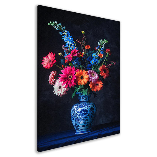 Levendige bloemen in elegante blauw-witte vaas canvas