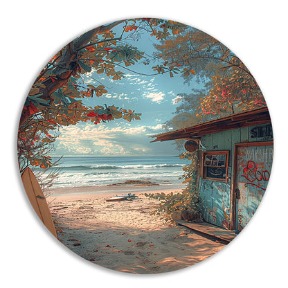 Kleurrijk strandhuisje met surfplanken aluminium muurcirkel