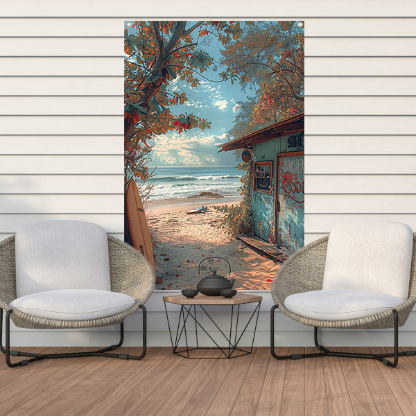 Kleurrijk strandhuisje met surfplanken tuinposter