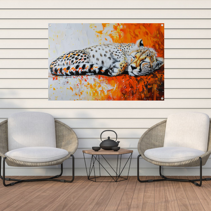 Slapende cheeta met kleurrijke oranje achtergrond tuinposter
