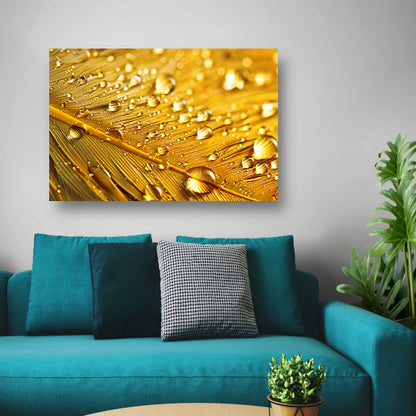Gouden blad met waterdruppels poster