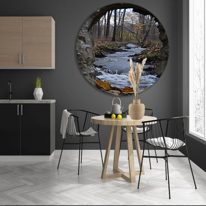 Rivier stroomt door stenen raam in herfstbos aluminium muurcirkel