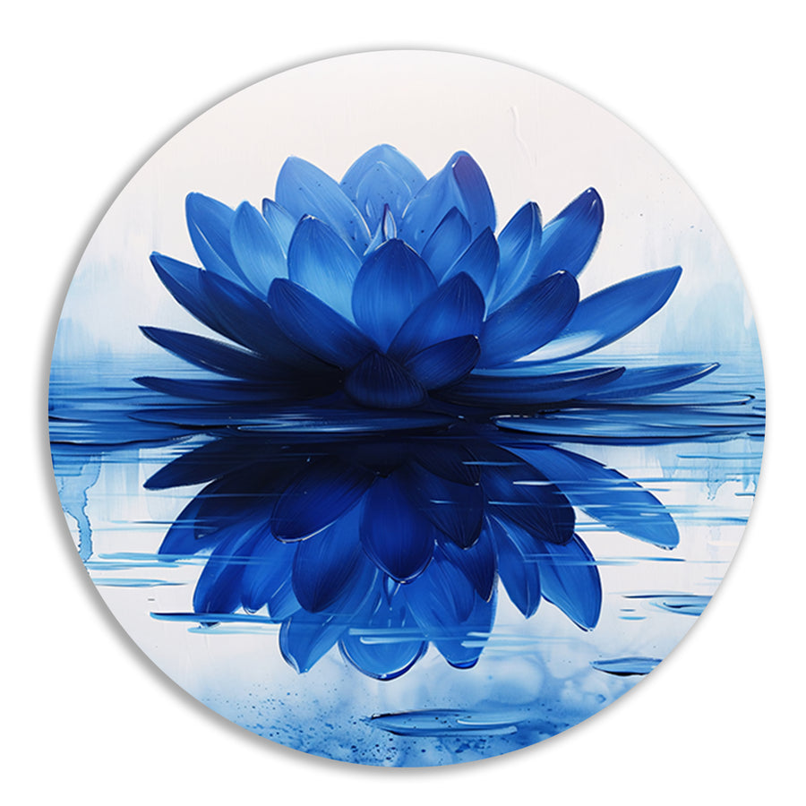 Abstracte blauwe lotusbloem met waterreflectie aluminium muurcirkel