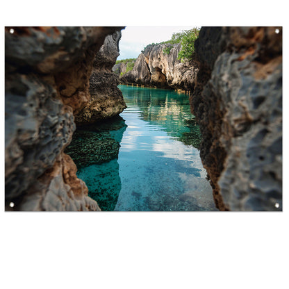 Turquoise Waterweg door Rotskloof tuinposter