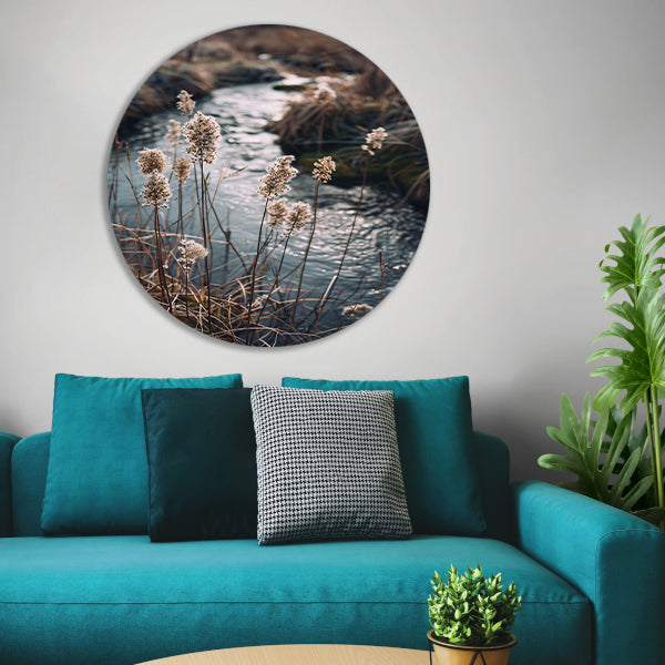 Rietpluimen langs kabbelend water forex muurcirkel