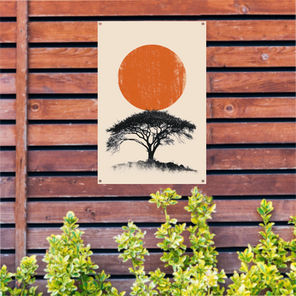 Minimale boom silhouet tegen oranje zon tuinposter