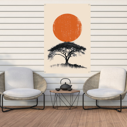 Minimale boom silhouet tegen oranje zon tuinposter